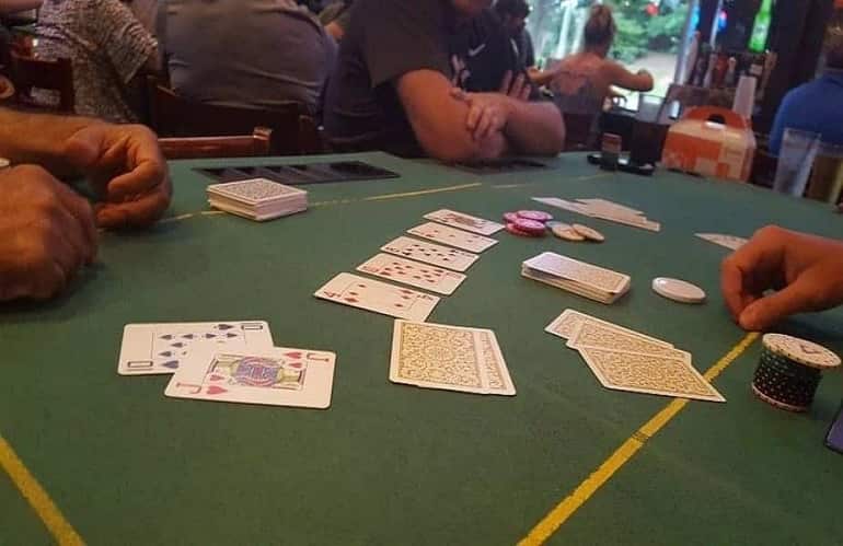 cuộc thách đấu bài poker